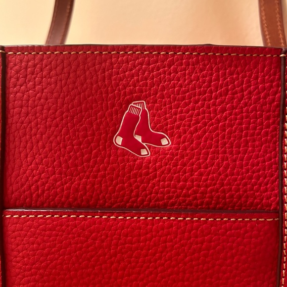 ❤️Dooney and Bourke Boston Red Sox Shoulder Bag - Picture 3 of 7